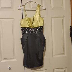 Women's semiformal dress